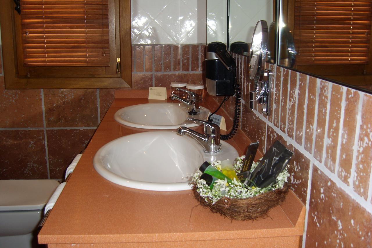 Hotel Palacio Dos Olivos Galdeano ภายนอก รูปภาพ